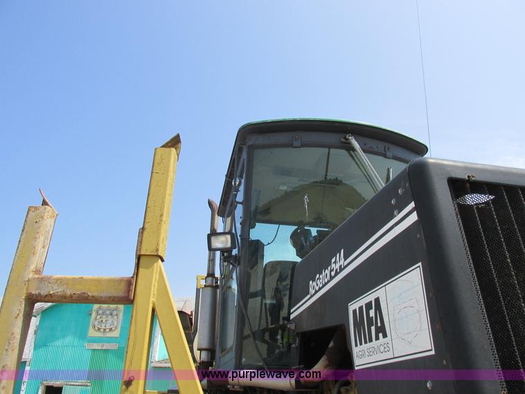 image for item L4017 1996 Ag-Chem RoGator 544 self-propelled sprayer