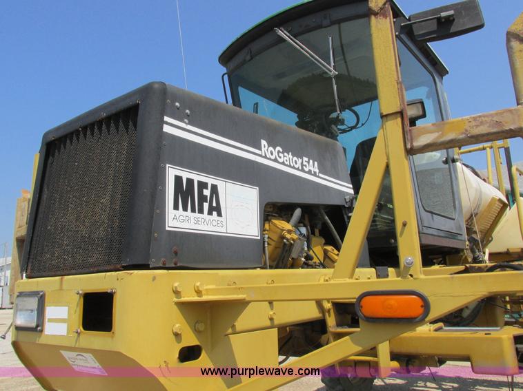 image for item L4017 1996 Ag-Chem RoGator 544 self-propelled sprayer