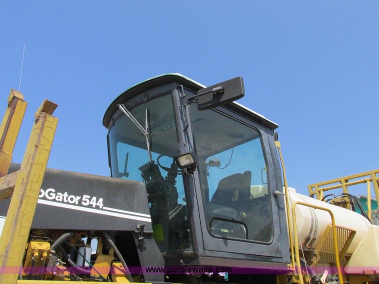 image for item L4017 1996 Ag-Chem RoGator 544 self-propelled sprayer
