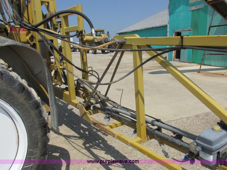 image for item L4017 1996 Ag-Chem RoGator 544 self-propelled sprayer