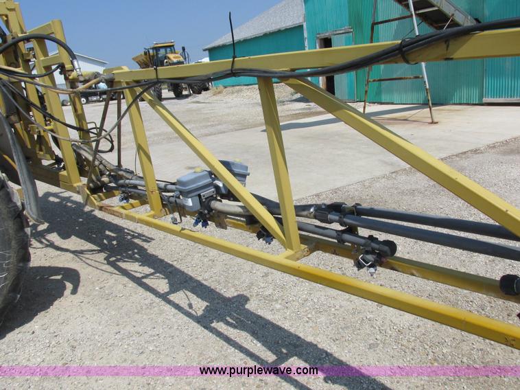image for item L4017 1996 Ag-Chem RoGator 544 self-propelled sprayer