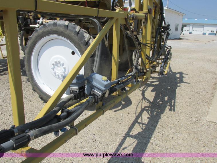 image for item L4017 1996 Ag-Chem RoGator 544 self-propelled sprayer