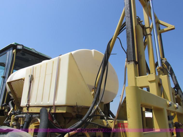 image for item L4017 1996 Ag-Chem RoGator 544 self-propelled sprayer