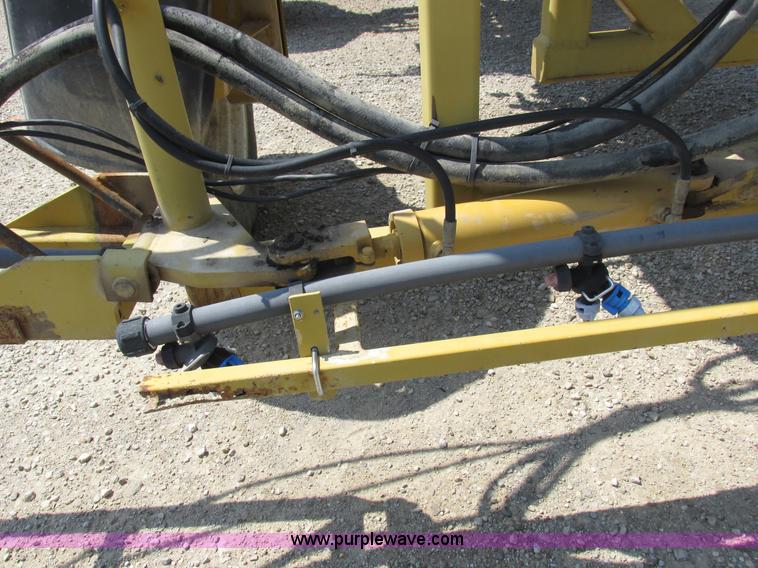 image for item L4017 1996 Ag-Chem RoGator 544 self-propelled sprayer