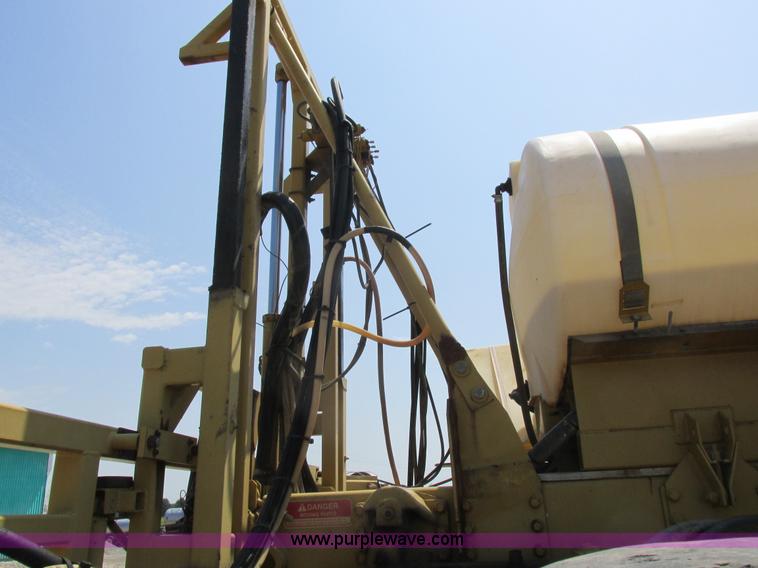 image for item L4017 1996 Ag-Chem RoGator 544 self-propelled sprayer