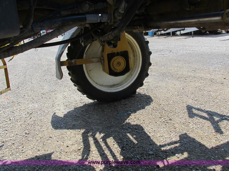 image for item L4017 1996 Ag-Chem RoGator 544 self-propelled sprayer