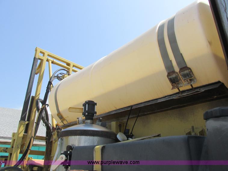 image for item L4017 1996 Ag-Chem RoGator 544 self-propelled sprayer