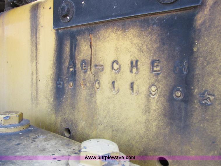 image for item L4017 1996 Ag-Chem RoGator 544 self-propelled sprayer