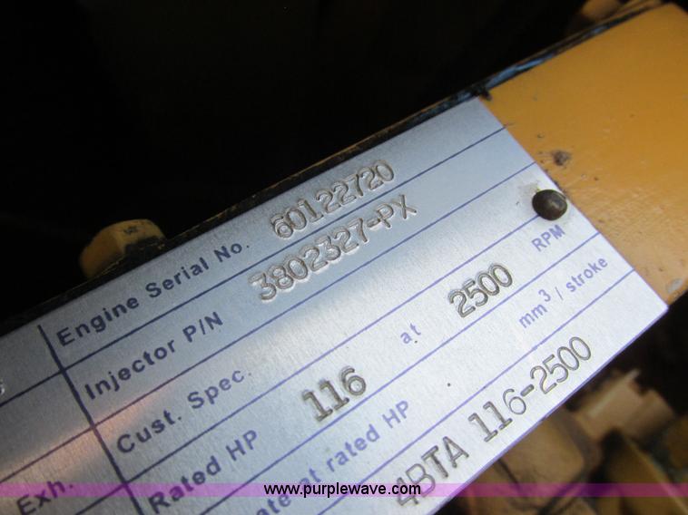 image for item L4017 1996 Ag-Chem RoGator 544 self-propelled sprayer