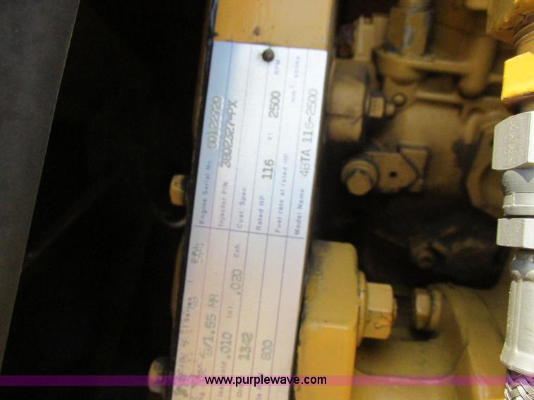 image for item L4017 1996 Ag-Chem RoGator 544 self-propelled sprayer