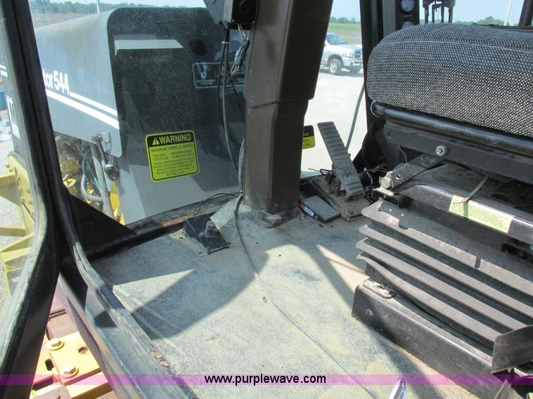 image for item L4017 1996 Ag-Chem RoGator 544 self-propelled sprayer