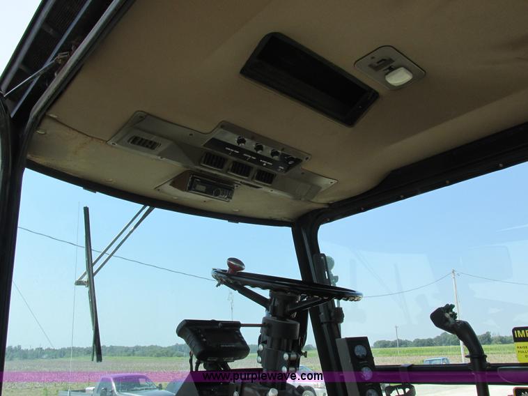 image for item L4017 1996 Ag-Chem RoGator 544 self-propelled sprayer