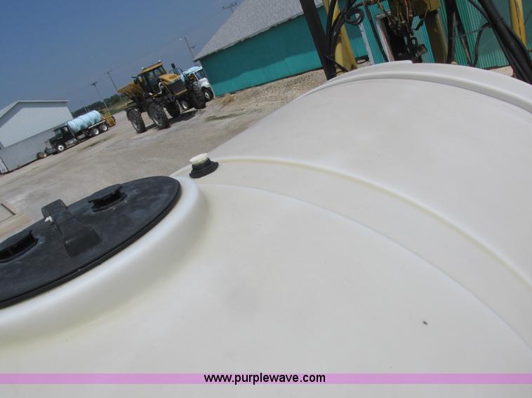 image for item L4017 1996 Ag-Chem RoGator 544 self-propelled sprayer