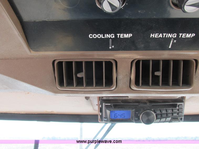 image for item L4017 1996 Ag-Chem RoGator 544 self-propelled sprayer