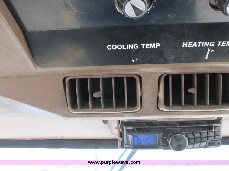 image for item L4017 1996 Ag-Chem RoGator 544 self-propelled sprayer