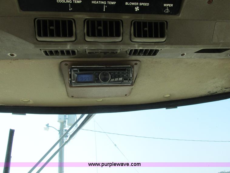 image for item L4017 1996 Ag-Chem RoGator 544 self-propelled sprayer