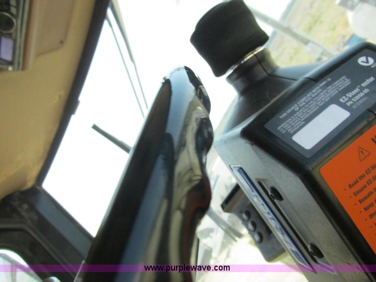 image for item L4017 1996 Ag-Chem RoGator 544 self-propelled sprayer