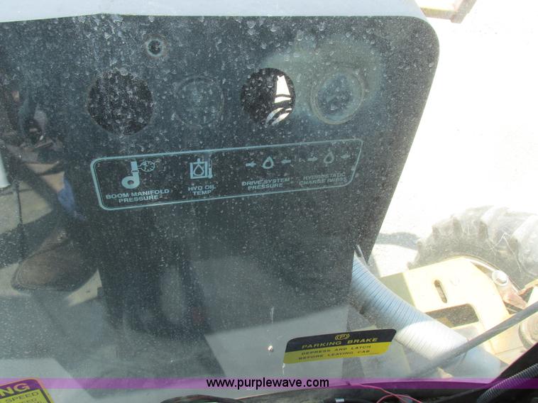 image for item L4017 1996 Ag-Chem RoGator 544 self-propelled sprayer