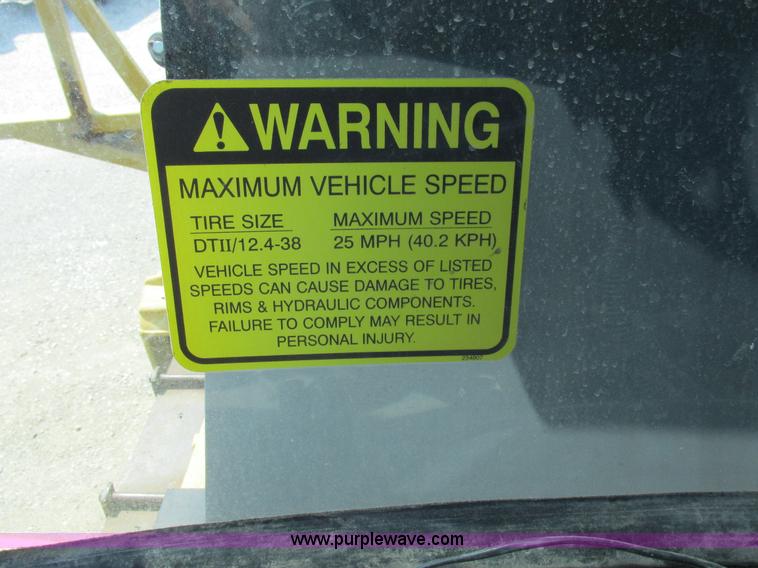 image for item L4017 1996 Ag-Chem RoGator 544 self-propelled sprayer