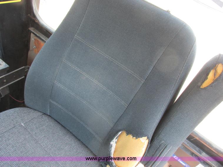 image for item L4017 1996 Ag-Chem RoGator 544 self-propelled sprayer