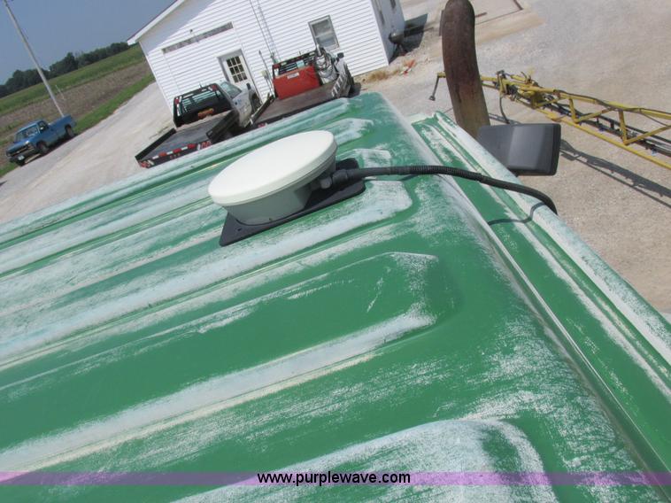 image for item L4017 1996 Ag-Chem RoGator 544 self-propelled sprayer