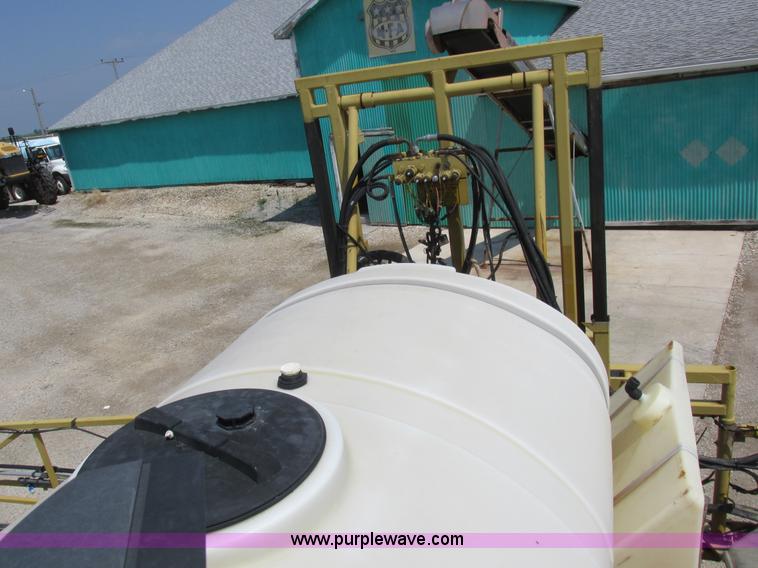 image for item L4017 1996 Ag-Chem RoGator 544 self-propelled sprayer