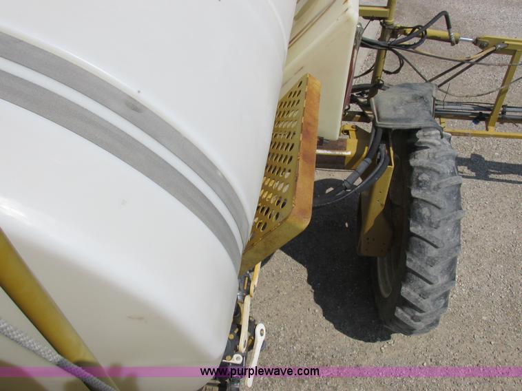 image for item L4017 1996 Ag-Chem RoGator 544 self-propelled sprayer