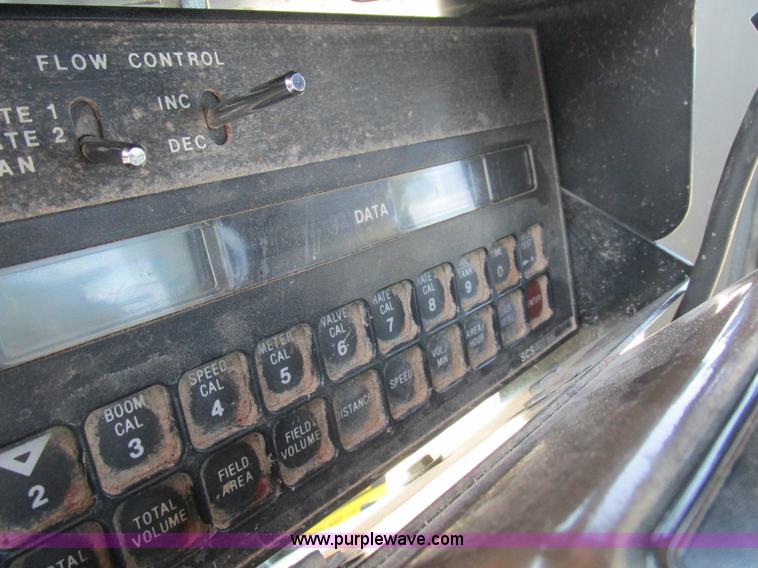 image for item L4017 1996 Ag-Chem RoGator 544 self-propelled sprayer