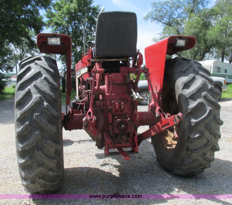 image for item L4018 Farmall 806 tractor