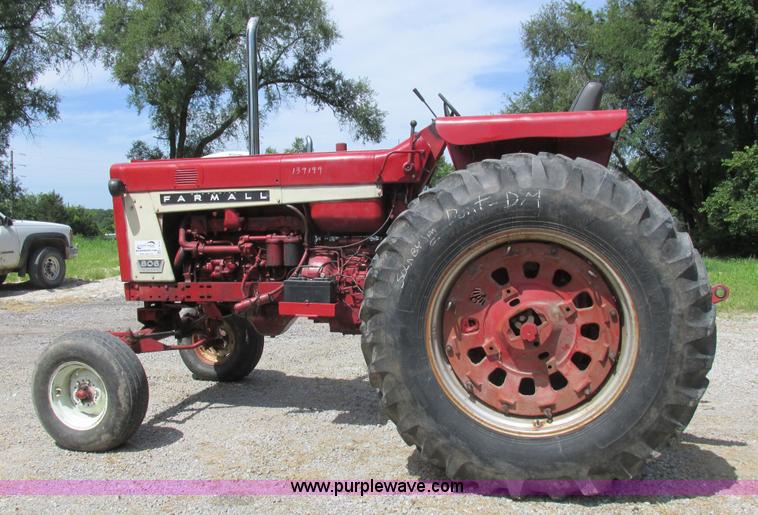 image for item L4018 Farmall 806 tractor