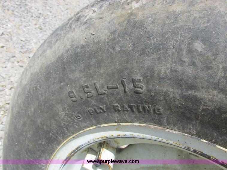 image for item L4018 Farmall 806 tractor