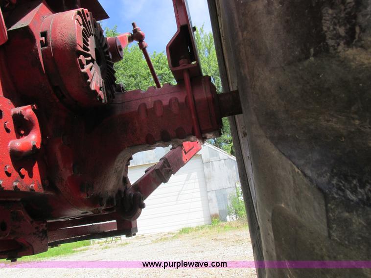 image for item L4018 Farmall 806 tractor