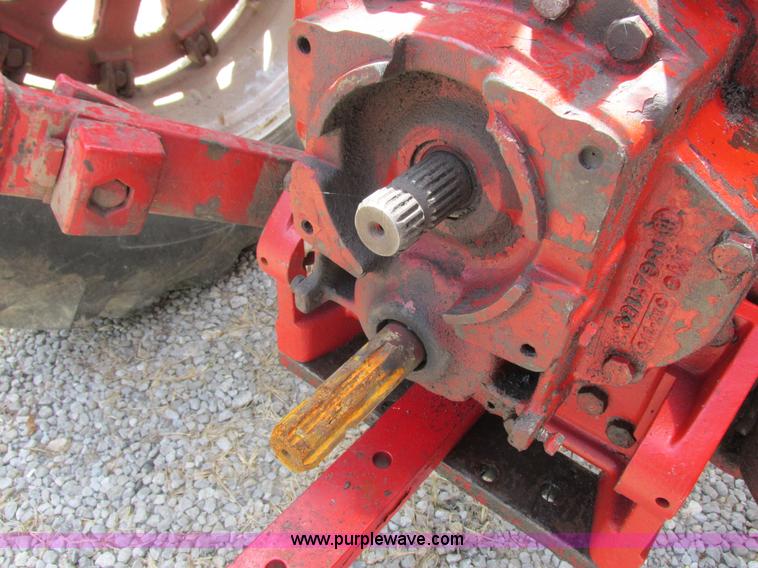 image for item L4018 Farmall 806 tractor