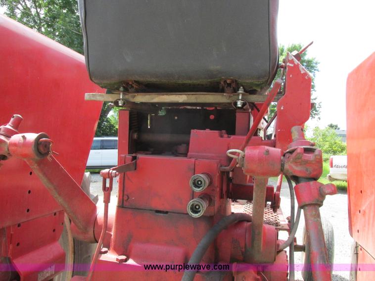 image for item L4018 Farmall 806 tractor