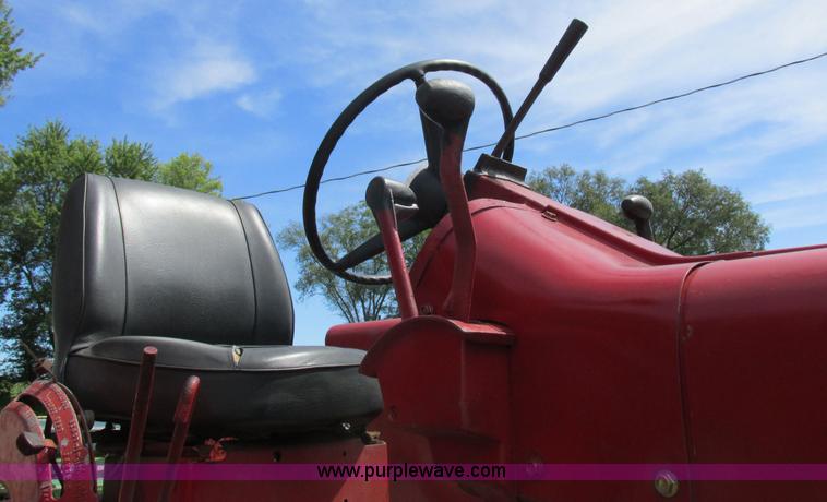 image for item L4018 Farmall 806 tractor