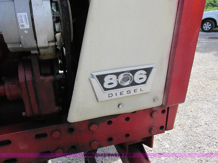 image for item L4018 Farmall 806 tractor