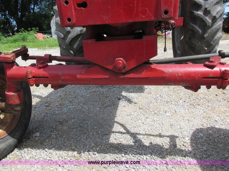 image for item L4018 Farmall 806 tractor