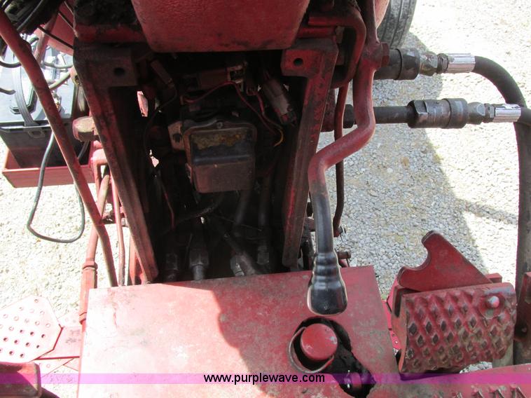 image for item L4018 Farmall 806 tractor