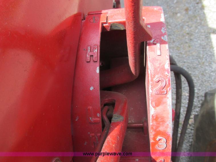 image for item L4018 Farmall 806 tractor