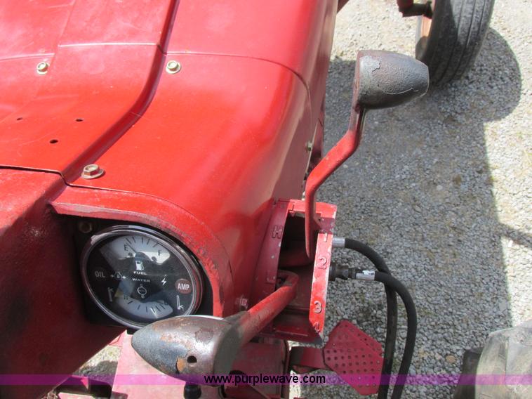 image for item L4018 Farmall 806 tractor