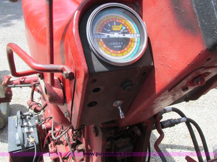 image for item L4018 Farmall 806 tractor