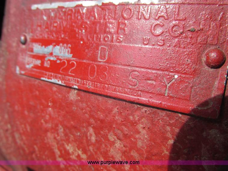 image for item L4018 Farmall 806 tractor