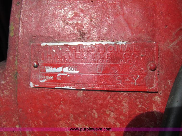 image for item L4018 Farmall 806 tractor