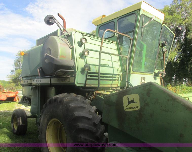 image for item L4027 1976 John Deere 4400 combine