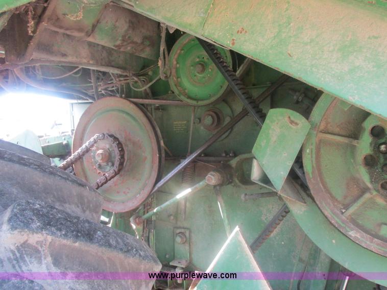 image for item L4027 1976 John Deere 4400 combine