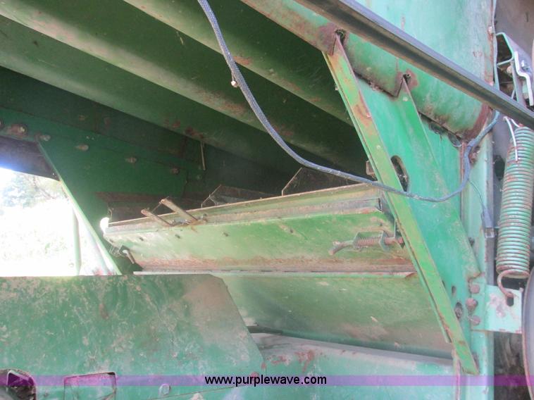 image for item L4027 1976 John Deere 4400 combine