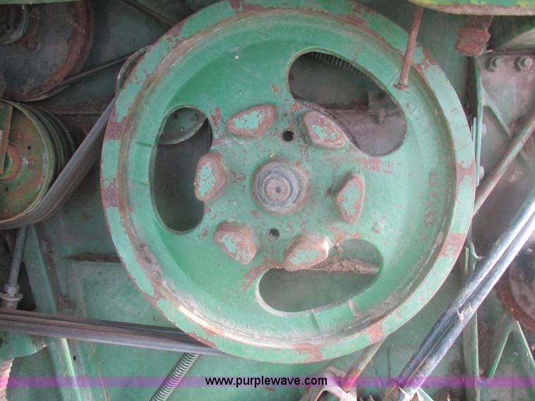 image for item L4027 1976 John Deere 4400 combine