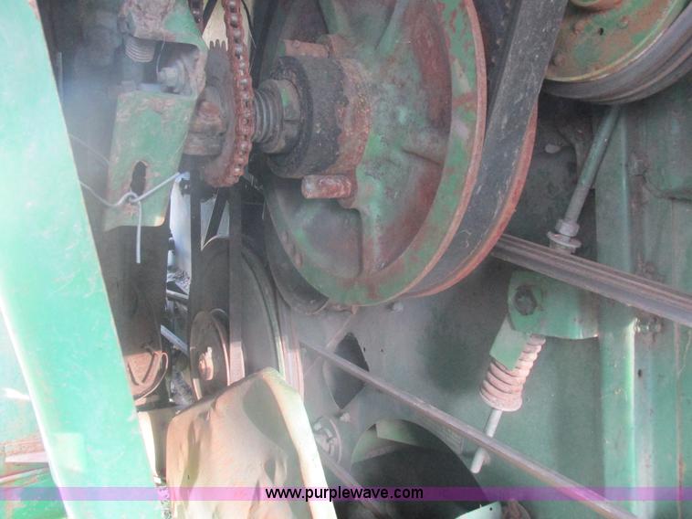 image for item L4027 1976 John Deere 4400 combine