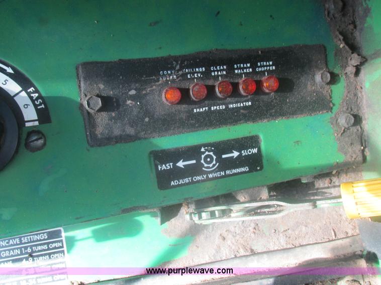 image for item L4027 1976 John Deere 4400 combine