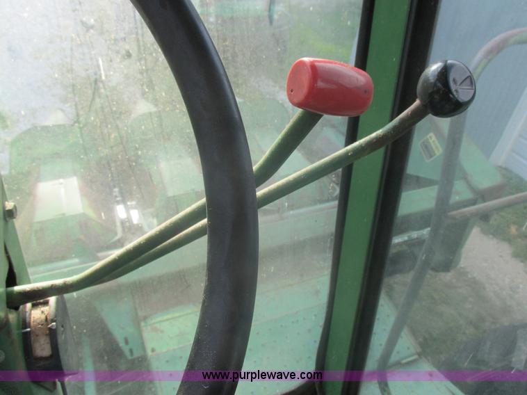 image for item L4027 1976 John Deere 4400 combine